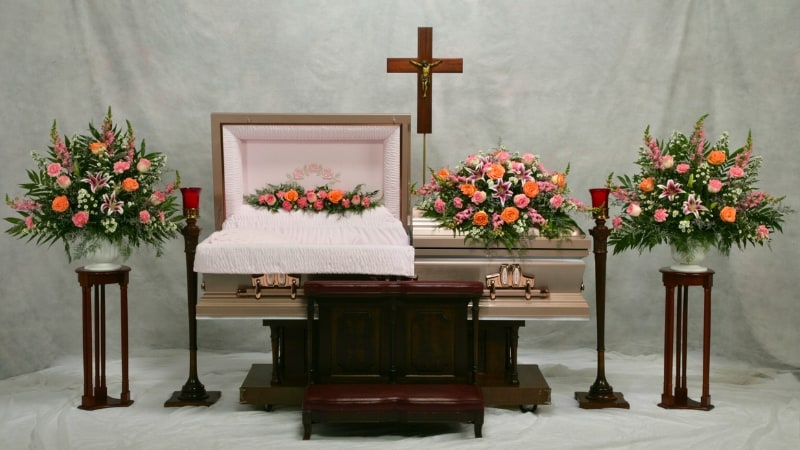 unique-reflections-collection Sympathy Flowers, Funeral Bouquets, Hoover Fisher Florist, Same Day Sympathy Flower Delivery, Casket Flowers